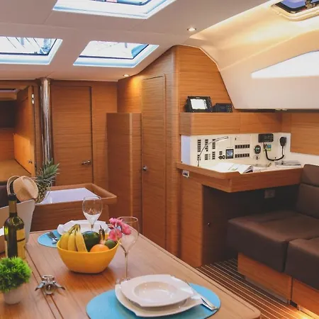 Botel Elan Impression 50- Lena *